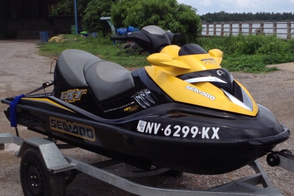 ขายseadoo เจ็ตสกี RXT215 ปี2007 วิ่ง70ชม ขาย260000บาทอยู่สมุทรสงคราม มีรถเช่าบริการส่งเรือถึงที่ โทร 0818613783