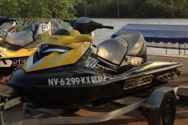 ขายseadoo เจ็ตสกี RXT215 ปี2007 วิ่ง70ชม ขาย260000บาทอยู่สมุทรสงคราม มีรถเช่าบริการส่งเรือถึงที่ โทร 0818613783