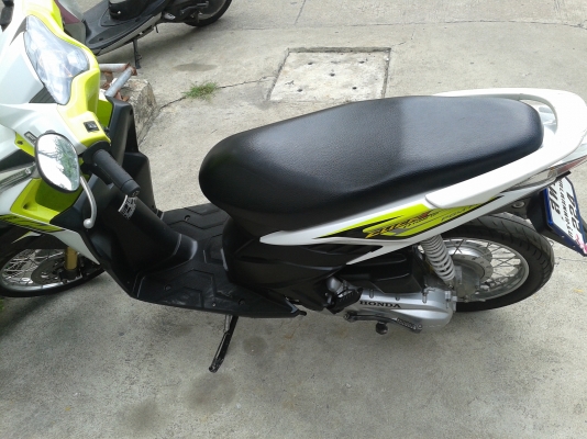 ขายคลิกไอปี 54 และ fino เกแยกแท้ ปี 54 ด่วนถูกๆ