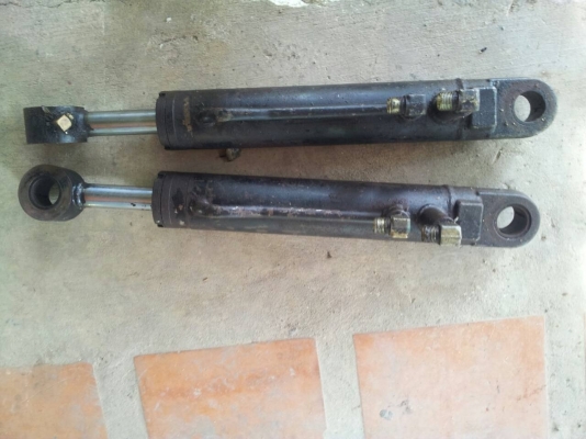 ขายกระบอกไฮดรอลิค 2กระบอก