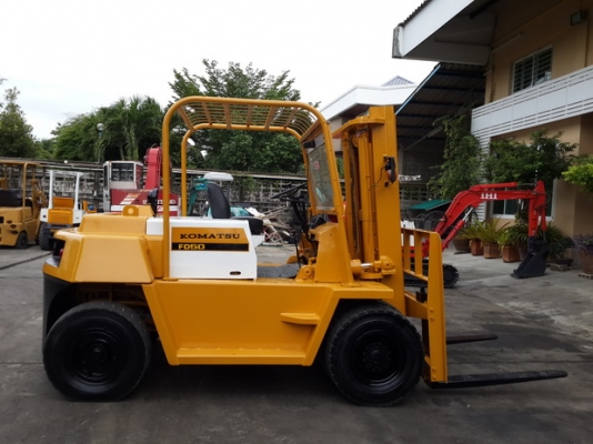 ขาย รถยก 5 ตัน KOMATSU รุ่น FD50 มือสองญี่ปุ่น ขาย รถยก 5 ตัน KOMATSU รุ่น FD50 มือสองญี่ปุ่น