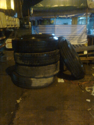 ขายยางรถบรรทุกที่เสียแล้ว
