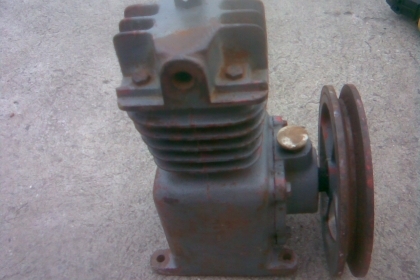 หัวปั้มลมเป็นของฮีโร่ครับสภาพพร้อมใช้งานครับ  ขนาดสูบเดียวครับราคานี้คุ้มครับ