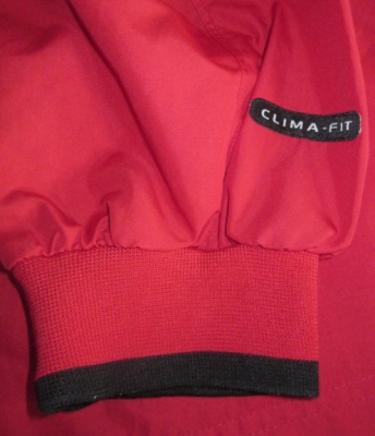 เสื้อ Nike Clima Fit สีแดงสวยๆค่ะ