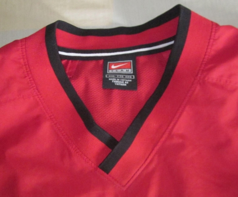 เสื้อ Nike Clima Fit สีแดงสวยๆค่ะ