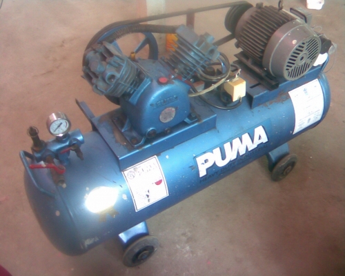 ปั้มลม พูมา 150 ลิตรสภาพเดิมๆครับ มอเตอร์ขนาด 2 แรงของโตชิบาสภาพพร้อมใช้งานครับเก็บลมดีครับ ระบบตัดปกติครับปั้มลมเร็วครับเสียงนิ่มครับ