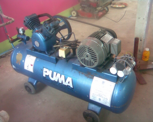 ปั้มลม พูมา 150 ลิตรสภาพเดิมๆครับ มอเตอร์ขนาด 2 แรงของโตชิบาสภาพพร้อมใช้งานครับเก็บลมดีครับ ระบบตัดปกติครับปั้มลมเร็วครับเสียงนิ่มครับ