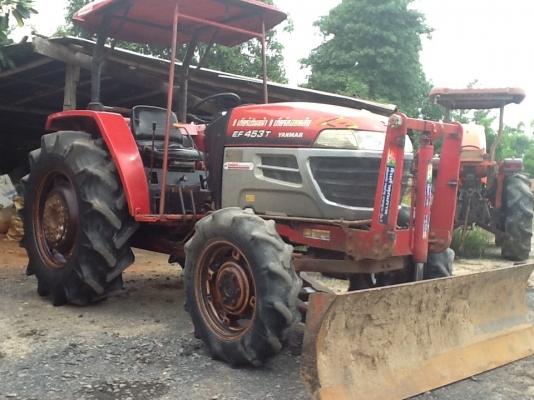 ยันร์ม่า EF453T 4 WD 2 เพลา พร้อมใบมีดันหน้า ทำงาน 1065 ชั่วโมง