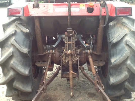 ยันร์ม่า EF453T 4 WD 2 เพลา พร้อมใบมีดันหน้า ทำงาน 1065 ชั่วโมง