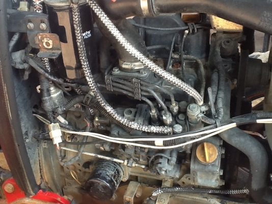 ยันร์ม่า EF453T 4 WD 2 เพลา พร้อมใบมีดันหน้า ทำงาน 1065 ชั่วโมง