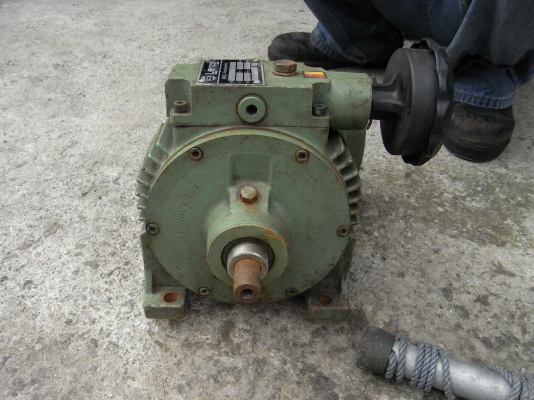 ขายมอเตอร์เกียร์ปรับรอบได้ ขนาด 1 HP. 380 V สภาพดี พร้อมใช้งาน