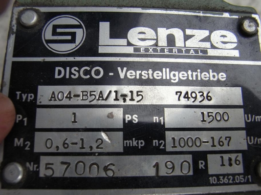 ขายมอเตอร์เกียร์ปรับรอบได้ ขนาด 1 HP. 380 V สภาพดี พร้อมใช้งาน