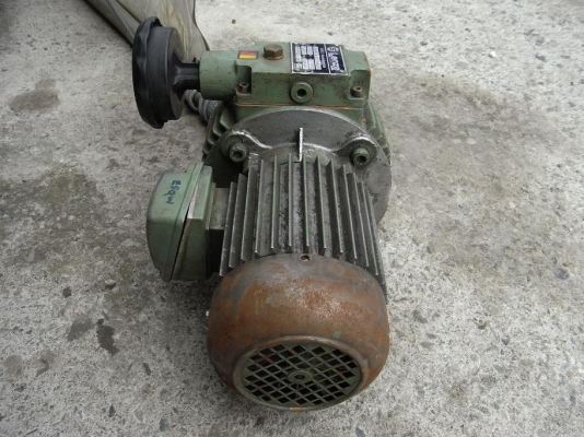 ขายมอเตอร์เกียร์ปรับรอบได้ ขนาด 1 HP. 380 V สภาพดี พร้อมใช้งาน