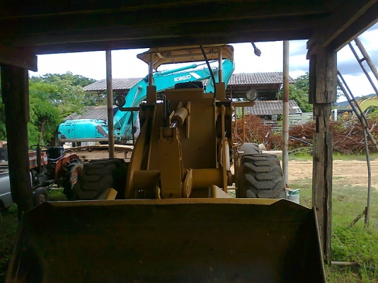 KOMATSU 515 เครื่องดี เกียร์ดี ระบบการทำงานดี ขับ 4 WD เอวแน่น ตักแรง ตักไว ประหยัด.