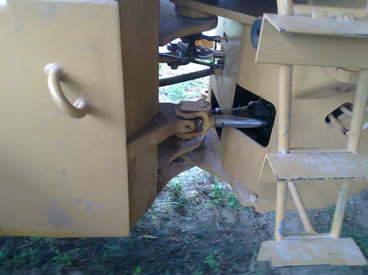 KOMATSU 515 เครื่องดี เกียร์ดี ระบบการทำงานดี ขับ 4 WD เอวแน่น ตักแรง ตักไว ประหยัด.