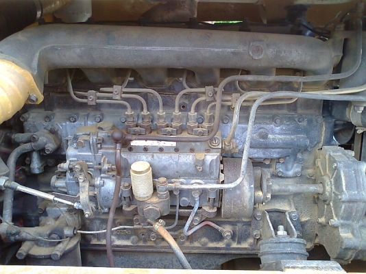 KOMATSU 515 เครื่องดี เกียร์ดี ระบบการทำงานดี ขับ 4 WD เอวแน่น ตักแรง ตักไว ประหยัด.