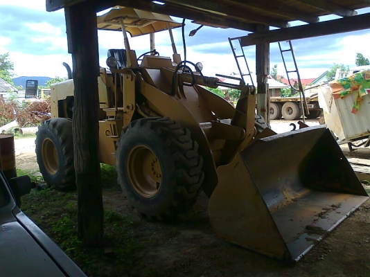 KOMATSU 515 เครื่องดี เกียร์ดี ระบบการทำงานดี ขับ 4 WD เอวแน่น ตักแรง ตักไว ประหยัด.