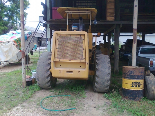 KOMATSU 515 เครื่องดี เกียร์ดี ระบบการทำงานดี ขับ 4 WD เอวแน่น ตักแรง ตักไว ประหยัด.