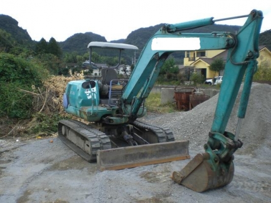 ขายรถขุดเล็ก KOMATSU PC45-1E sn:3960  Yr.1995  Hr.7560,สภาพดีครับใช้งานได้เลย  แทรกยางใหม่ ราคาไม่สูงครับ โทรมานะ 085-9049669