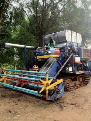 ขายรถเกี่ยวมือสองราคาถูก สภาพพร้อมใช้งาน ราคาต่อลองกันได้