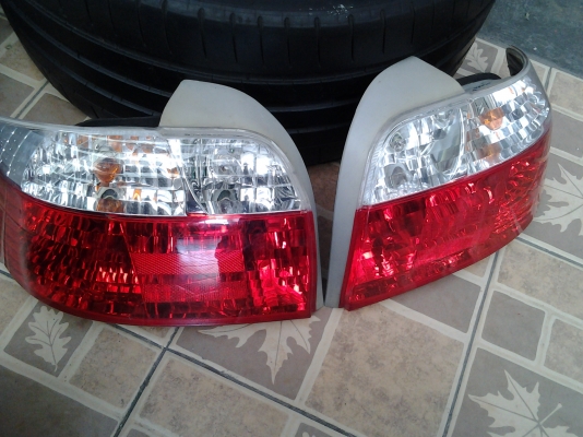 ขายไฟท้าย  toyota vios ตัวแรก สภาพดี