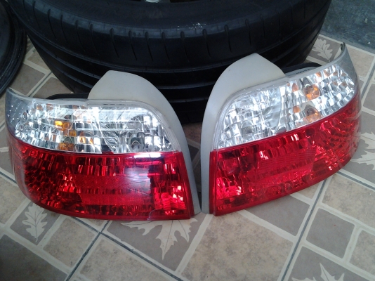 ขายไฟท้าย  toyota vios ตัวแรก สภาพดี