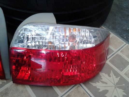 ขายไฟท้าย  toyota vios ตัวแรก สภาพดี