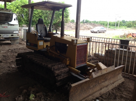 ขายรถแทรกเตอร์ KOMATSU D 20-6 สภาพสวยพร้อมใช้งาน สนใจติดต่อ 081-4283210