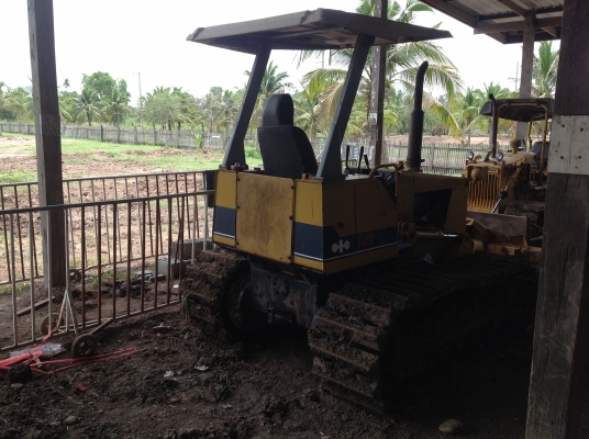 ขายรถแทรกเตอร์ KOMATSU D 20-6 สภาพสวยพร้อมใช้งาน สนใจติดต่อ 081-4283210