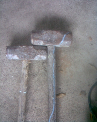 ฆ้อนปอนเหล็กดีเหนียวรุ่นเก่า ฆ้อนปอนเหล็กดีเหนียวรุ่นเก่า