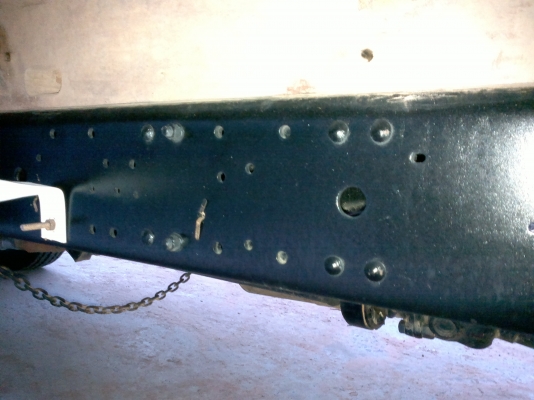 ขาย NPR 120  ฝาขาว ปี 40  ช่วงล่างใหญ่    F - หลัง