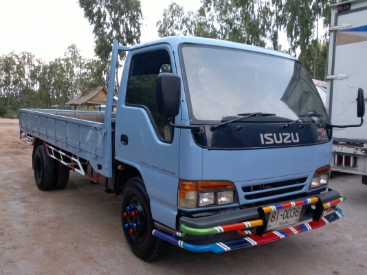 ขาย NPR 120  ฝาขาว ปี 40  ช่วงล่างใหญ่    F - หลัง