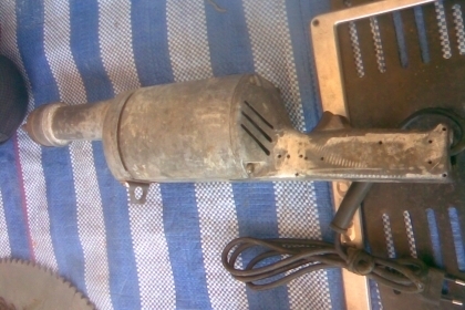 เครื่องขัดเจียรคอยาว makitaสภาพเดิมครับพร้อมใช้งานครับไว้ขัดสแตนเลส หรืออื่นครับราคานี้คุ้มครับ