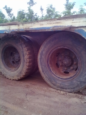 ขายด่วน  10  ล้อ เพลาเดียว  หางปลา