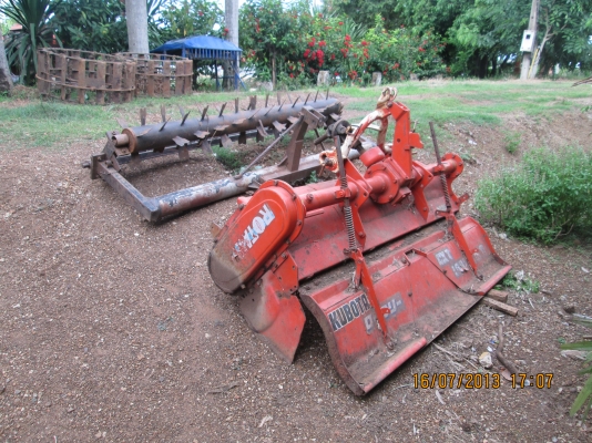 ขายรถไถคูโบต้าL1-R28 4WD 4สูบ พร้อมอุปกรณ์เพียบ ถูกๆ!!!