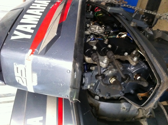 ขายเครื่องเรือ YAMAHA 25แรง ท่อนยาว ส่งได้ทั่วประเทศ ขายเครื่องเรือ YAMAHA 25แรง ท่อนยาว ส่งได้ทั่วประเทศ