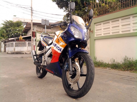 ขออนุญาติขาย HONDA CBR 150 รุ่นพิเศษ Repsol Edition สตา์ร์ทมือ
