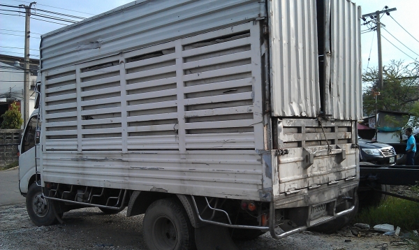 ขายรถ6ล้อกระบะเลสเครื่องดีพร้อมใช้งาน