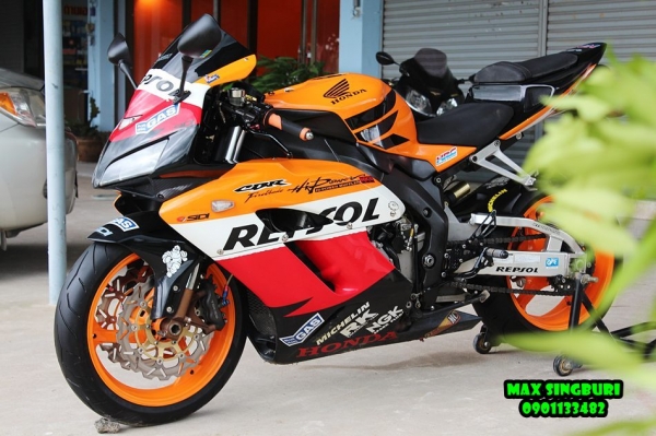 แม็กสิงห์บุรี//CBR1000RR ปี2005 ลาย REPSOL สภาพหล่อสุดๆ อินวอย+สรรพาสมิตร 225000 ด่วน แม็กสิงห์บุรี//CBR1000RR ปี2005 ลาย REPSOL สภาพหล่อสุดๆ อินวอย+สรรพาสมิตร 225000 ด่วน