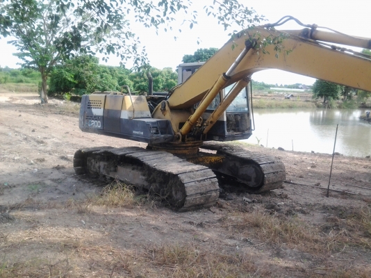 ขายแม็กโครKoMATSU 200,5รถสวยพร้อมใช้เอกสารอินวอยรถพร้อมใช้งาน