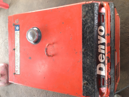 ขายเครื่องเชื่อมสนามเก่าญี่ปุ่นยี่ห้อ Denyo เป็นเครื่องเบนซิลขนาด 9 แรงม้า ไดขนาด2.5 kw สภาพสวยมากๆ พร้อมใช้งานทันที