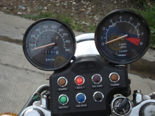 ขาย ชาโด้ 750cc. ทะเบียนแท้พร้อมโอนภาษีไม่ขาดต่อรถเครื่ิองดีพร้อมใช้เอกสารครบๆ