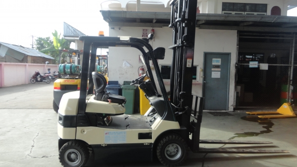 TOYOTA  7 FB25  ( รถไฟฟ้านั่งขับ )