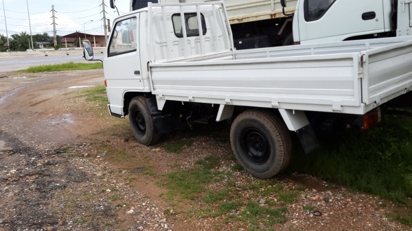 รถบรรทุกอีซูซุ 4ล้อ เครื่อง88