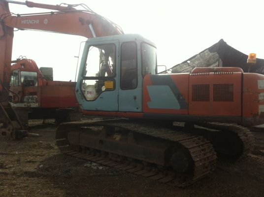 ขายรถแมคโครEX200-3 พร้อมหัวเจาะ สภาพพร้อมใช้ เล่มทะเบียน  สนใจติดต่อ บอย 085-156-2314