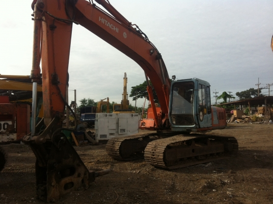 ขายรถแมคโครEX200-3 พร้อมหัวเจาะ สภาพพร้อมใช้ เล่มทะเบียน  สนใจติดต่อ บอย 085-156-2314