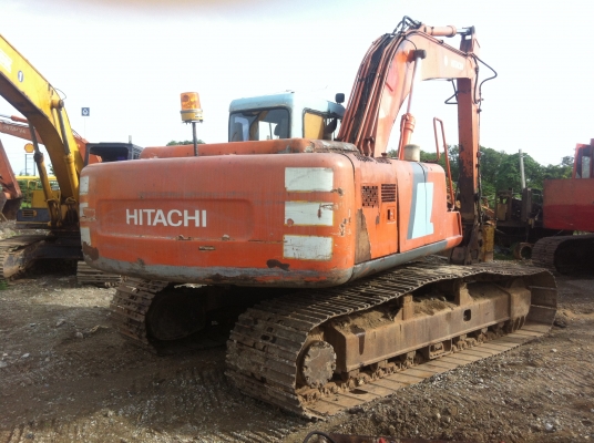 ขายรถแมคโครEX200-3 พร้อมหัวเจาะ สภาพพร้อมใช้ เล่มทะเบียน  สนใจติดต่อ บอย 085-156-2314