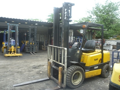 ขายForklift 3.0T,Diesel 4 mm.เกียร์ออโต้ ยางตัน งายาว 1070 cm.