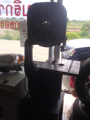 เลื่อยสายพาน WOOD CUTTING BAND SAW ยี่ห้อ WOOD MACขนาดสูงจากพื้นประมาณ 180 CM. เลื่อยสายพาน WOOD CUTTING BAND SAW ยี่ห้อ WOOD MACขนาดสูงจากพื้นประมาณ 180 CM.