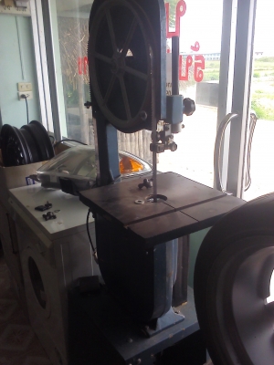 เลื่อยสายพาน WOOD CUTTING BAND SAW ยี่ห้อ WOOD MACขนาดสูงจากพื้นประมาณ 180 CM. เลื่อยสายพาน WOOD CUTTING BAND SAW ยี่ห้อ WOOD MACขนาดสูงจากพื้นประมาณ 180 CM.